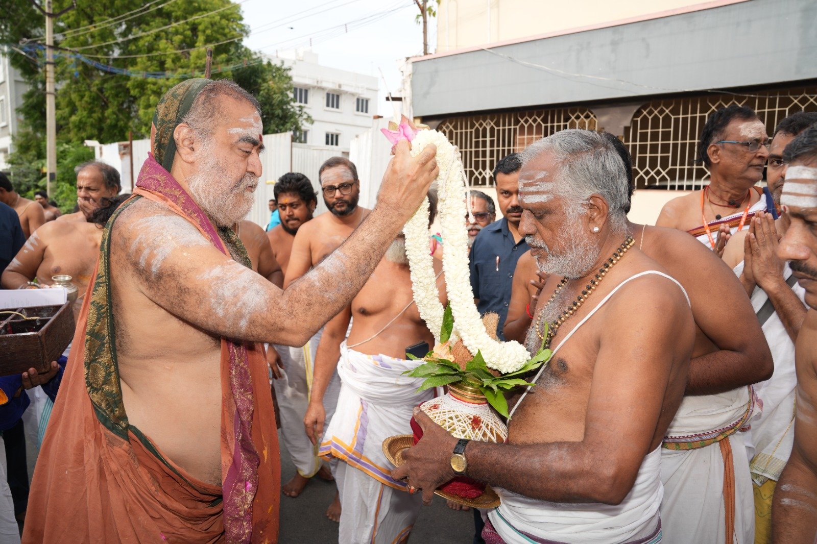 Visit of Pujya Shankaracharya Swamigal to Sri Kanchi Kamakoti Peetam Ramakrishna Bhajana Mandali at Tiruppur Visit of Pujya Shankaracharya Swamigal to Sri Kanchi Kamakoti Peetam Ramakrishna Bhajana Mandali at Tiruppur